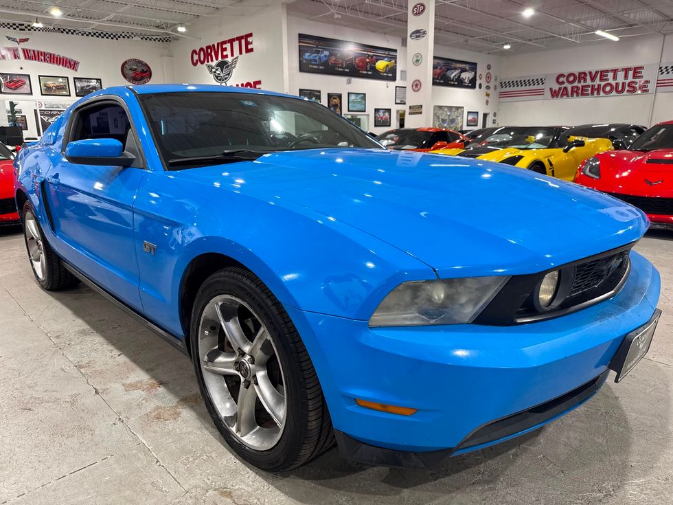 2010 Ford Mustang GT 5-Speed, 401A, Shaker 1000, 19's, 3.73