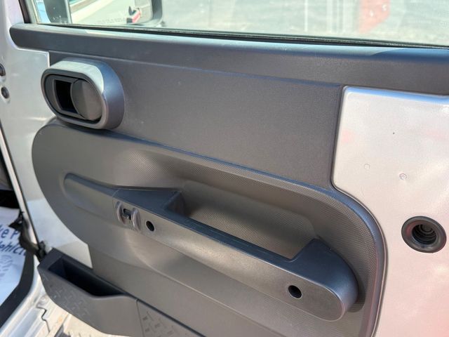 2010 Jeep Wrangler Unlimited WRAGLER SAHARA CLEAN CARFAX CERT | Plant City, FL | psv5 DEMO - Bayshore Automotive 2010 Jeep Wrangler Unlimited WRAGLER SAHARA CLEAN CARFAX CERT | Plant City, FL | psv5 DEMO - Bayshore Automotive