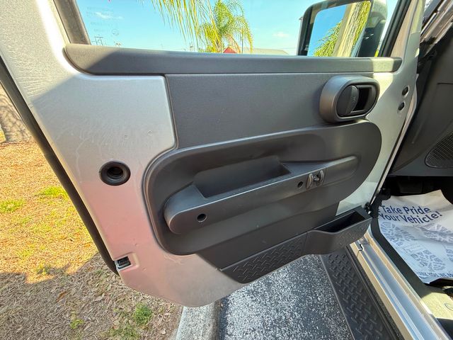 2010 Jeep Wrangler Unlimited WRAGLER SAHARA CLEAN CARFAX CERT | Plant City, FL | psv5 DEMO - Bayshore Automotive 2010 Jeep Wrangler Unlimited WRAGLER SAHARA CLEAN CARFAX CERT | Plant City, FL | psv5 DEMO - Bayshore Automotive