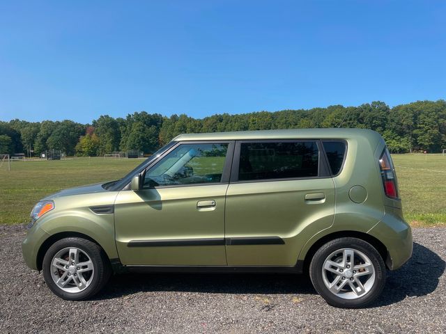 2010 Kia Soul +