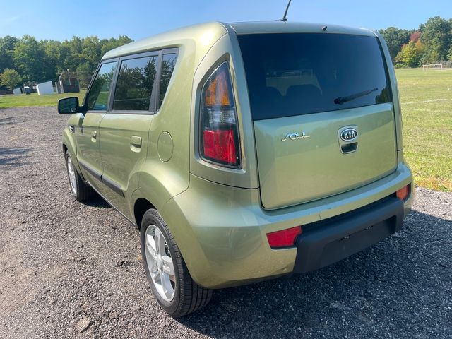 2010 Kia Soul +