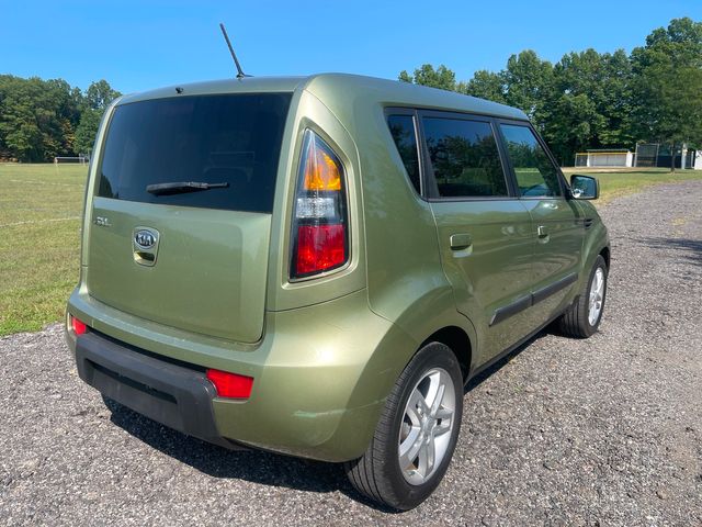 2010 Kia Soul +