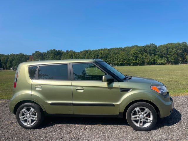 2010 Kia Soul +