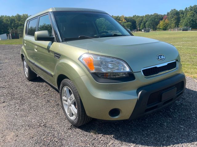 2010 Kia Soul +