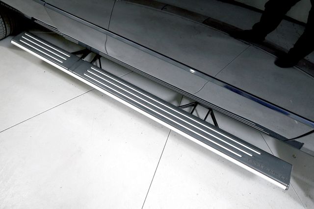 2010 Land Rover Range Rover Supercharged | Burbank, California | MDK International 2010 Land Rover Range Rover Supercharged | Burbank, California | MDK International