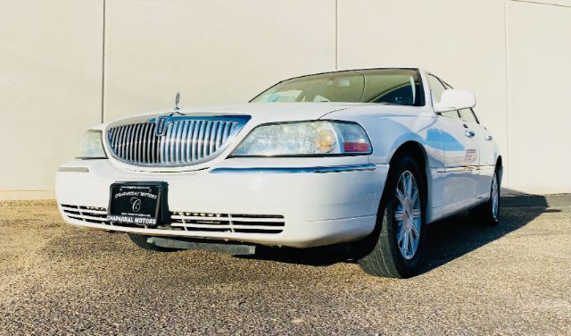 2010 Lincoln Town Car Signature Limited | Lubbock, TX | Chaparral Motors - Lubbock 2010 Lincoln Town Car Signature Limited | Lubbock, TX | Chaparral Motors - Lubbock