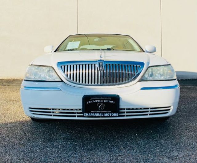 2010 Lincoln Town Car Signature Limited | Lubbock, TX | Chaparral Motors - Lubbock 2010 Lincoln Town Car Signature Limited | Lubbock, TX | Chaparral Motors - Lubbock