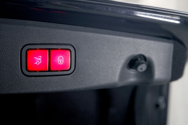 2010 Mercedes-Benz E-Class E 550 Luxury | Burbank, California | MDK International 2010 Mercedes-Benz E-Class E 550 Luxury | Burbank, California | MDK International