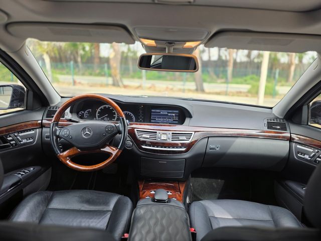 2010 Mercedes-Benz S-Class S 550 2010 Mercedes-Benz S-Class S 550