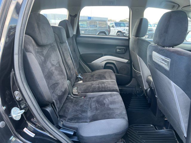 2010 Mitsubishi Outlander ES