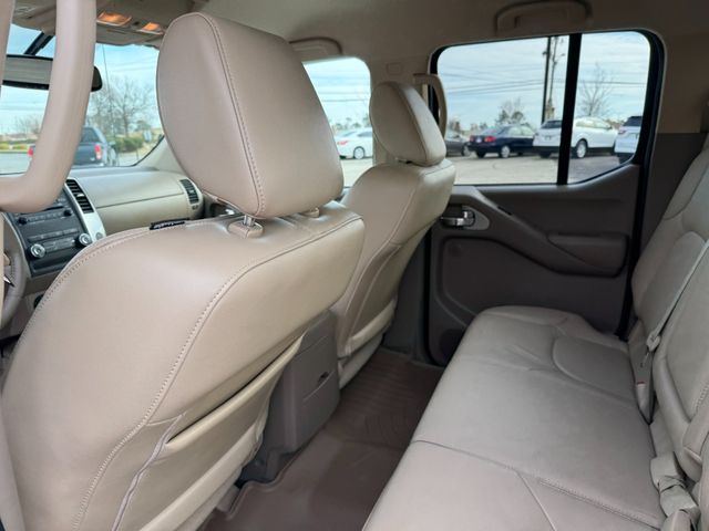 2010 Nissan Frontier LE V6 with Leather