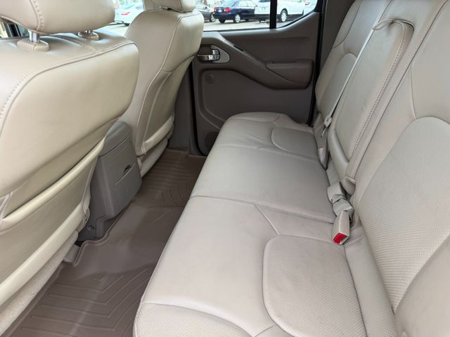 2010 Nissan Frontier LE V6 with Leather