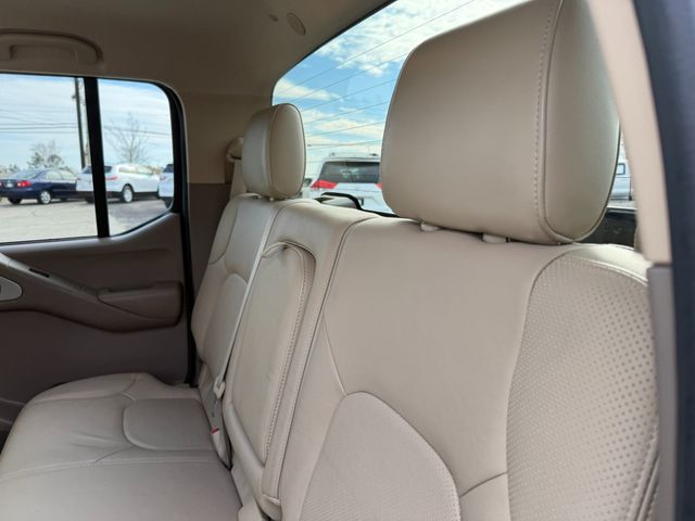 2010 Nissan Frontier LE V6 with Leather