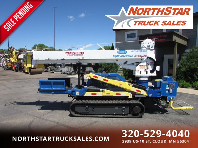 2010 Skylift Model S6000 Mini Derrick W/Trl
