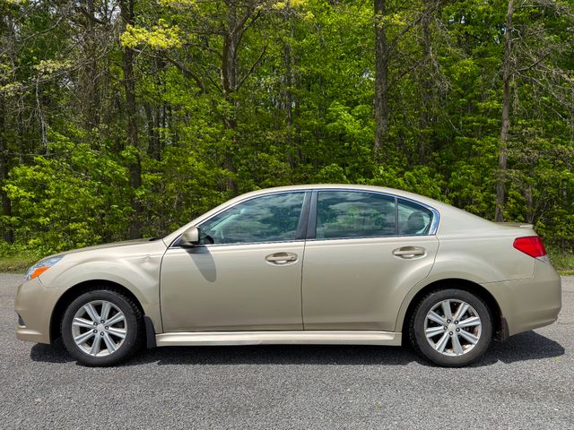 2010 Subaru Legacy 2.5i Premium