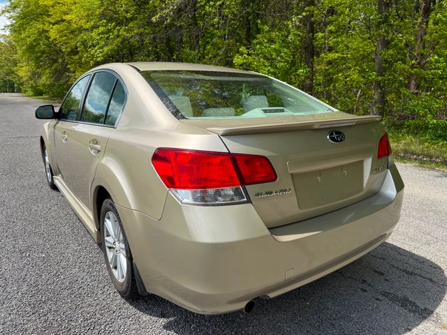 2010 Subaru Legacy 2.5i Premium