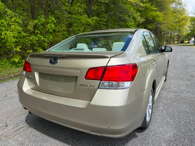 2010 Subaru Legacy 2.5i Premium