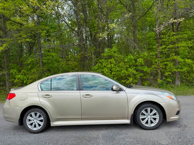 2010 Subaru Legacy 2.5i Premium