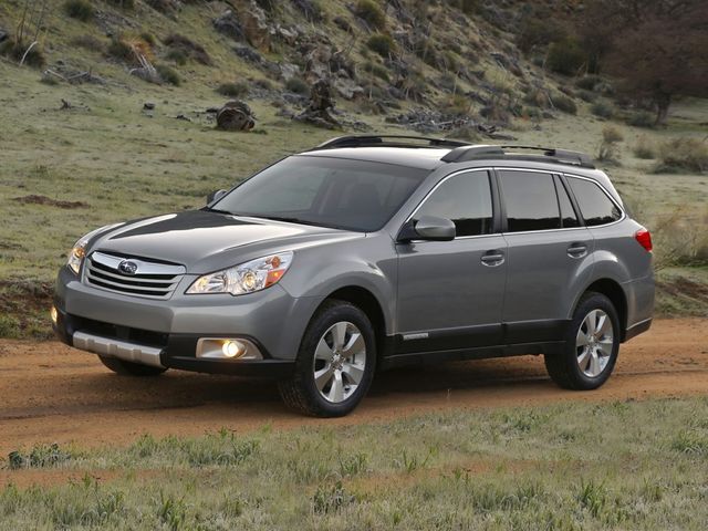 2010 Subaru Outback 2.5i Premium | Naugatuck, Connecticut | A Better Way Wholesale Autos-CT