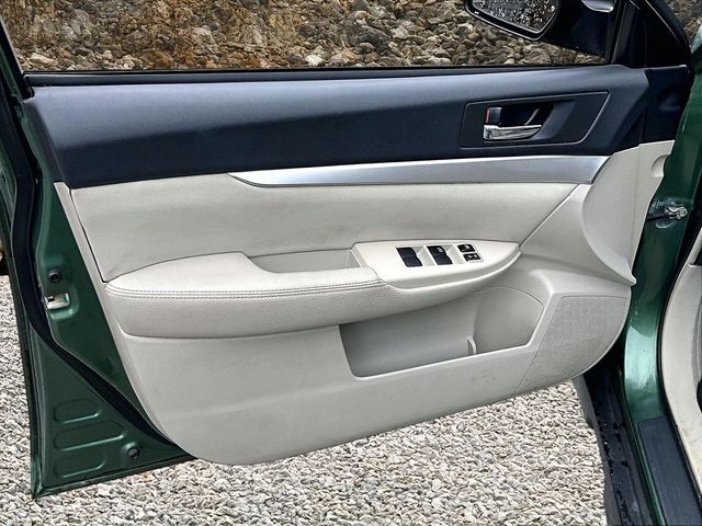 2010 Subaru Outback 2.5i Premium