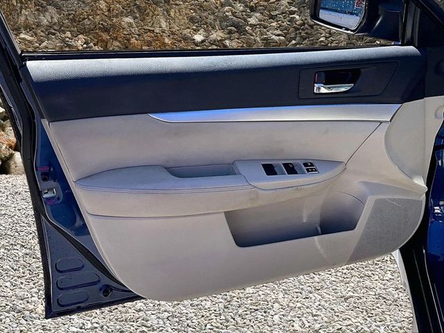 2010 Subaru Outback 2.5i Premium