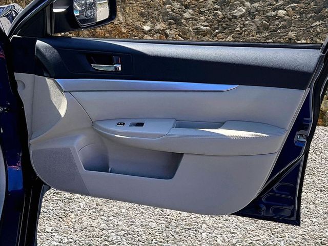 2010 Subaru Outback 2.5i Premium