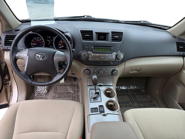 2010 Toyota Highlander Base