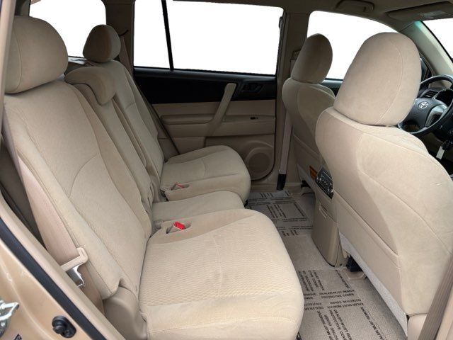 2010 Toyota Highlander Base