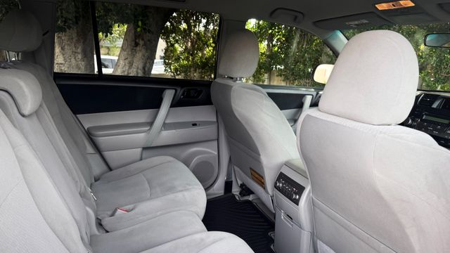 2010 Toyota Highlander Base