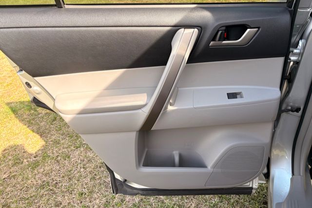 2010 Toyota Highlander SE AWD | Roscoe, IL | Autoland Outlets