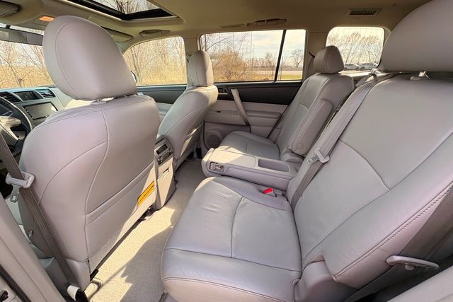 2010 Toyota Highlander SE AWD | Roscoe, IL | Autoland Outlets