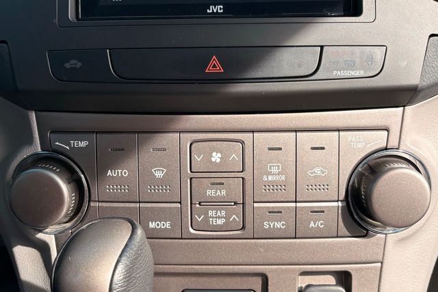 2010 Toyota Highlander SE AWD | Roscoe, IL | Autoland Outlets