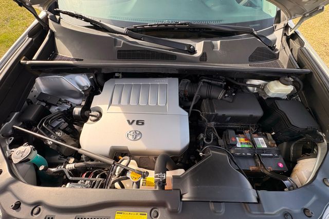 2010 Toyota Highlander SE AWD | Roscoe, IL | Autoland Outlets