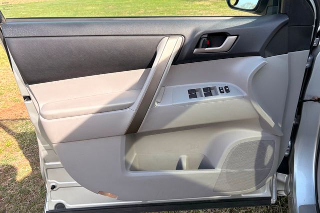 2010 Toyota Highlander SE AWD | Roscoe, IL | Autoland Outlets