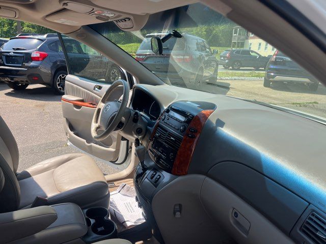 2010 Toyota Sienna XLE