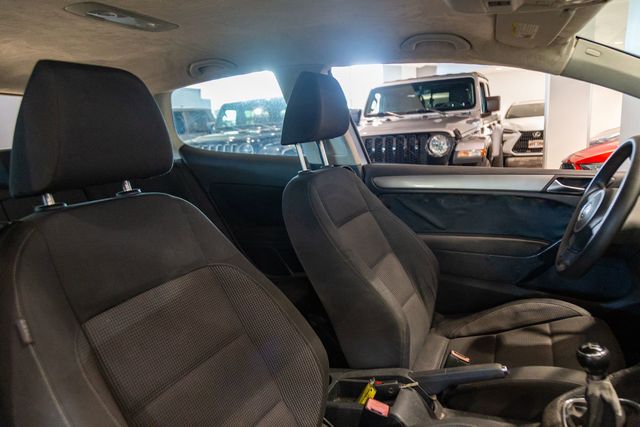 2010 Volkswagen Golf 2.5L PZEV