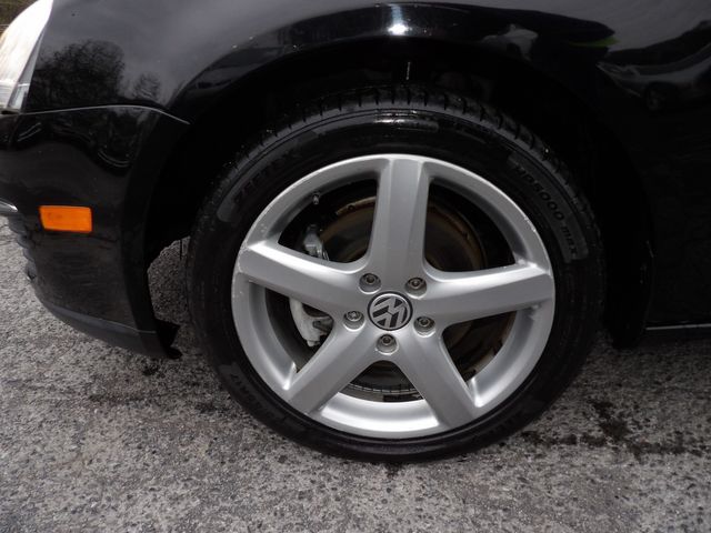 2010 Volkswagen Jetta Limited Edition PZEV | Dalton, GA | Paniagua Auto Mall 2010 Volkswagen Jetta Limited Edition PZEV | Dalton, GA | Paniagua Auto Mall