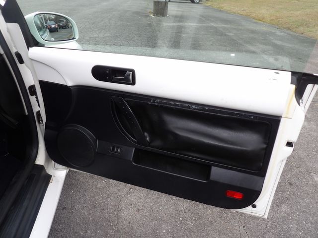 2010 Volkswagen New Beetle Convertible Base | Dalton, GA | Paniagua Auto Mall 2010 Volkswagen New Beetle Convertible Base | Dalton, GA | Paniagua Auto Mall