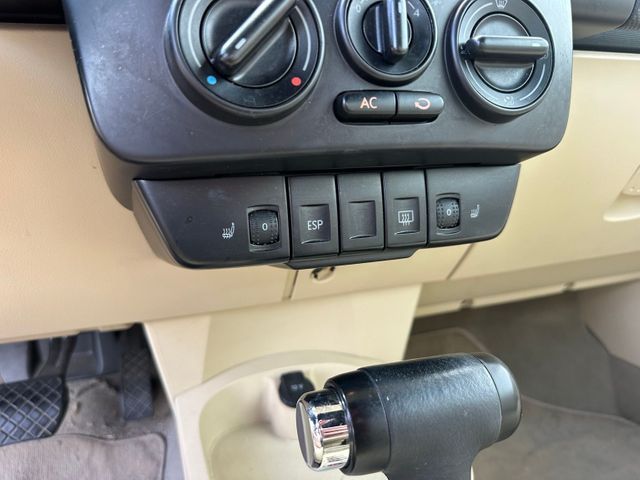 2010 Volkswagen New Beetle Convertible 2.5L Black Tie Edition