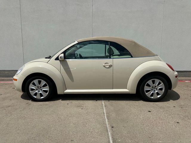 2010 Volkswagen New Beetle Convertible 2.5L Black Tie Edition