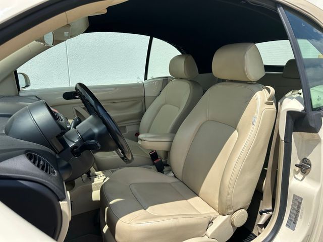 2010 Volkswagen New Beetle Convertible 2.5L Black Tie Edition