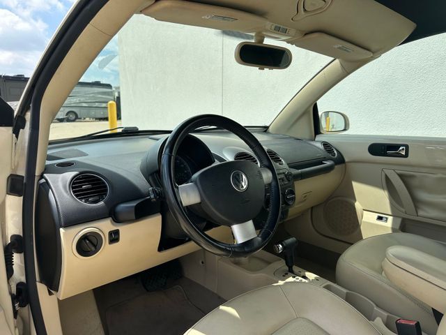 2010 Volkswagen New Beetle Convertible 2.5L Black Tie Edition