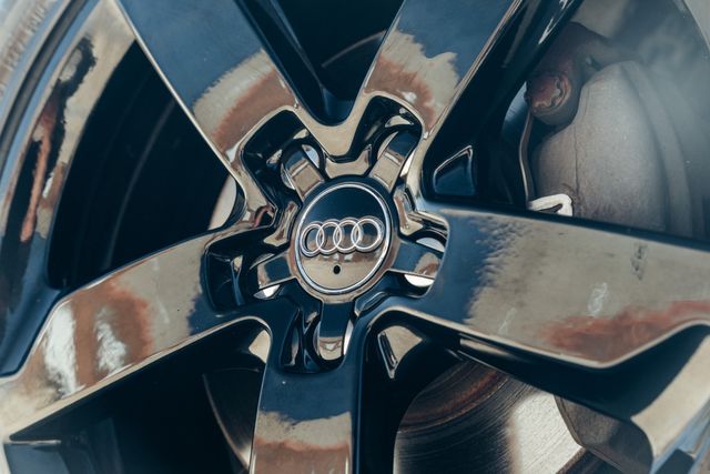 2011 Audi Q5 3.2 quattro Premium Plus | Addison, TX | Apex Auto Sports 2011 Audi Q5 3.2 quattro Premium Plus | Addison, TX | Apex Auto Sports