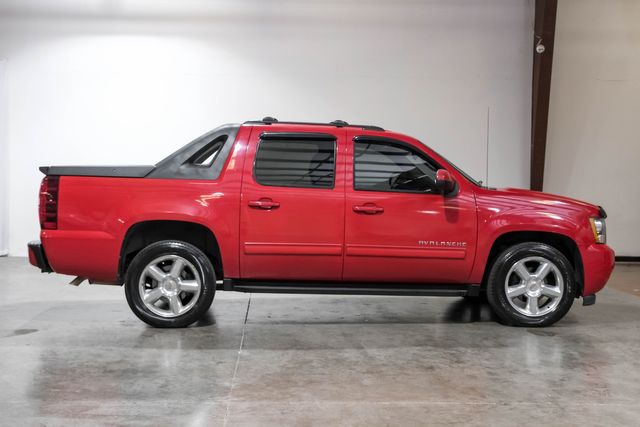 2011 Chevrolet Avalanche LS