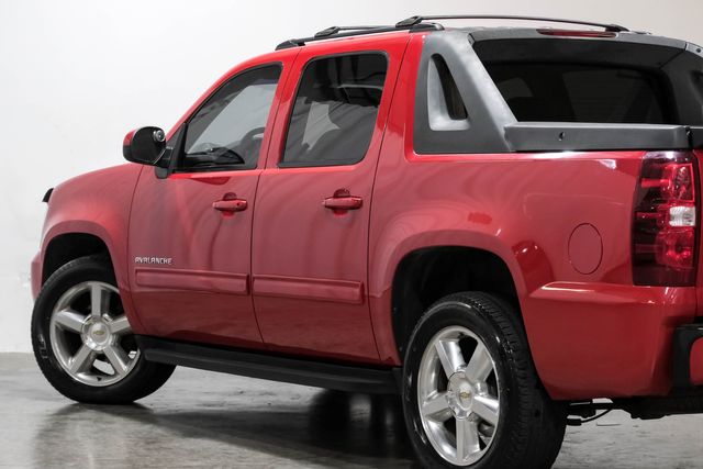 2011 Chevrolet Avalanche LS