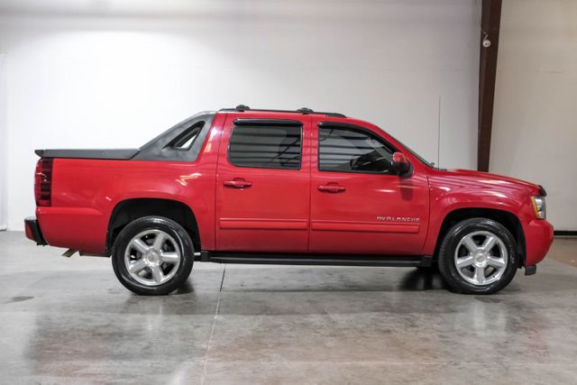 2011 Chevrolet Avalanche LS