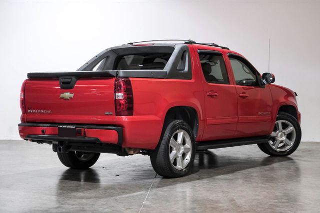 2011 Chevrolet Avalanche LS