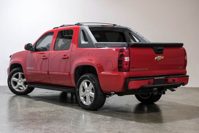 2011 Chevrolet Avalanche LS
