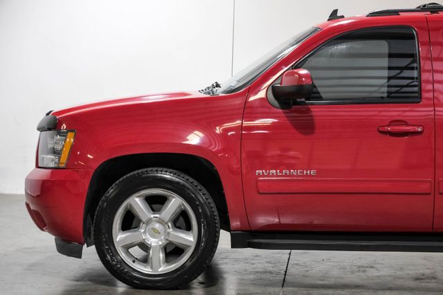 2011 Chevrolet Avalanche LS
