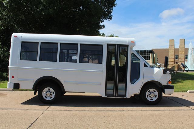 2011 Chevrolet Express 3500 10 Passenger Kinder Care School Bus | Irving, Texas | Lonestar Automart Inc. 2011 Chevrolet Express 3500 10 Passenger Kinder Care School Bus | Irving, Texas | Lonestar Automart Inc.